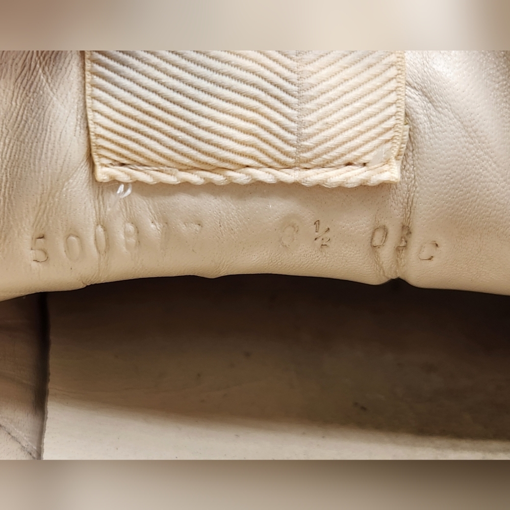 Gucci Rhyton Leather Sneakers - Picture 7 of 7
